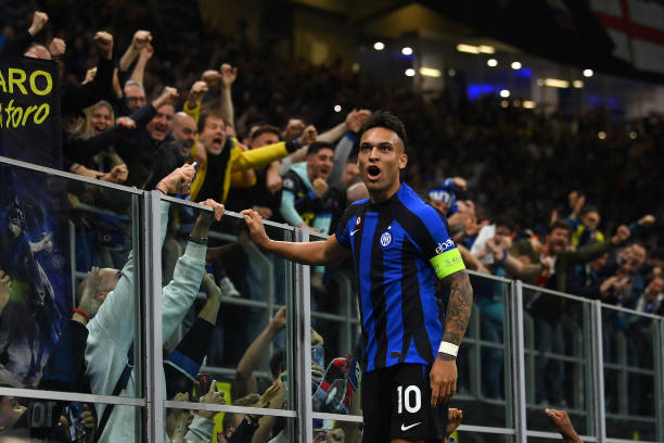 练的执教背 练的执教背