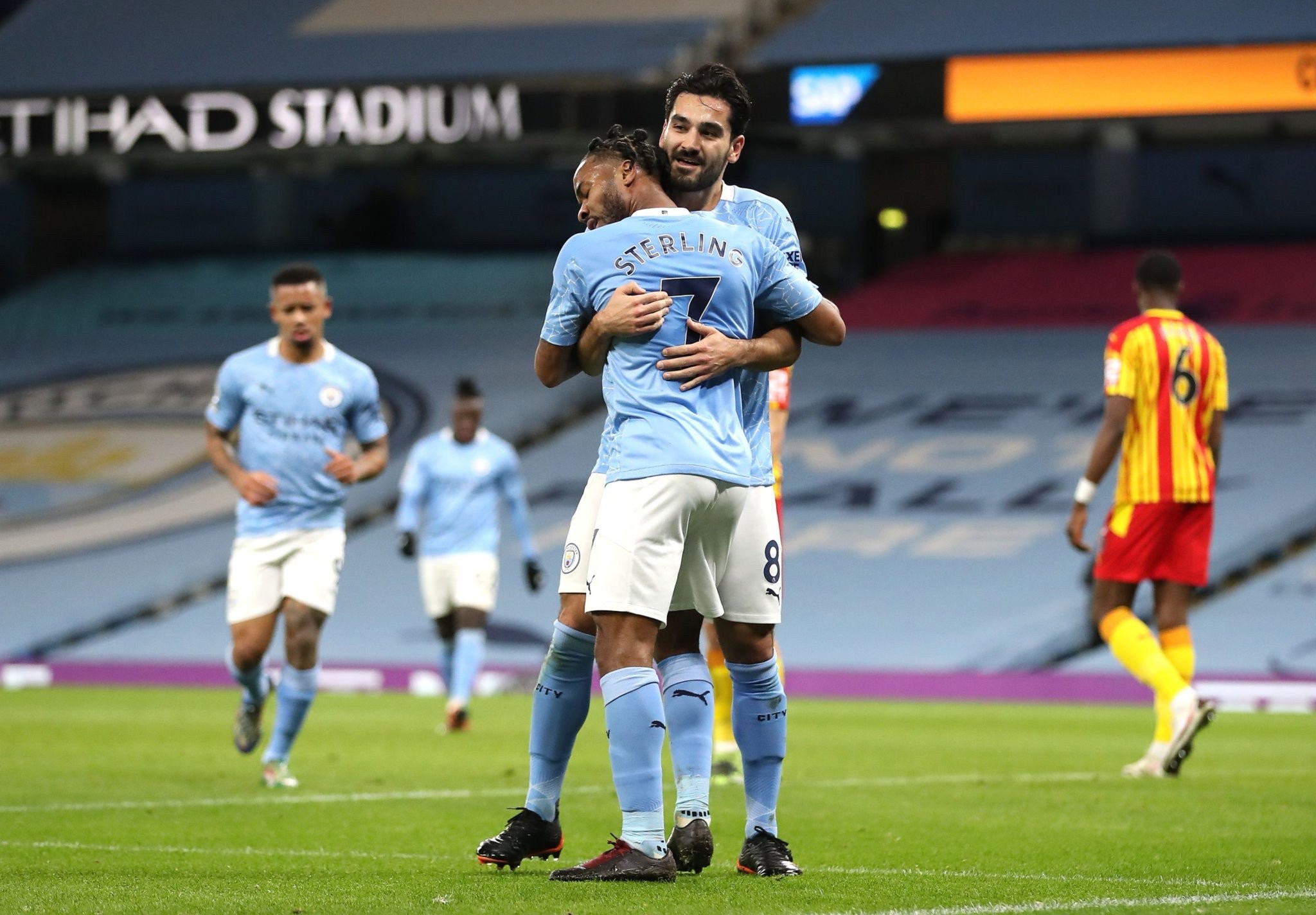 边路或前锋 边路或前锋